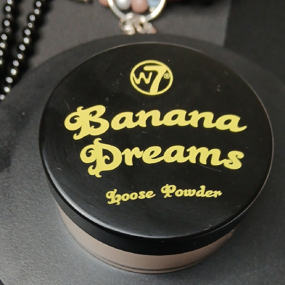 W7 Banana Dreams Loose Powder